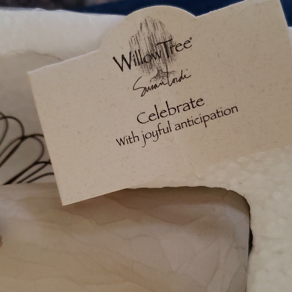 WILLOW TREE Angel Celebrate Hope Figurine - Picture 6 of 10